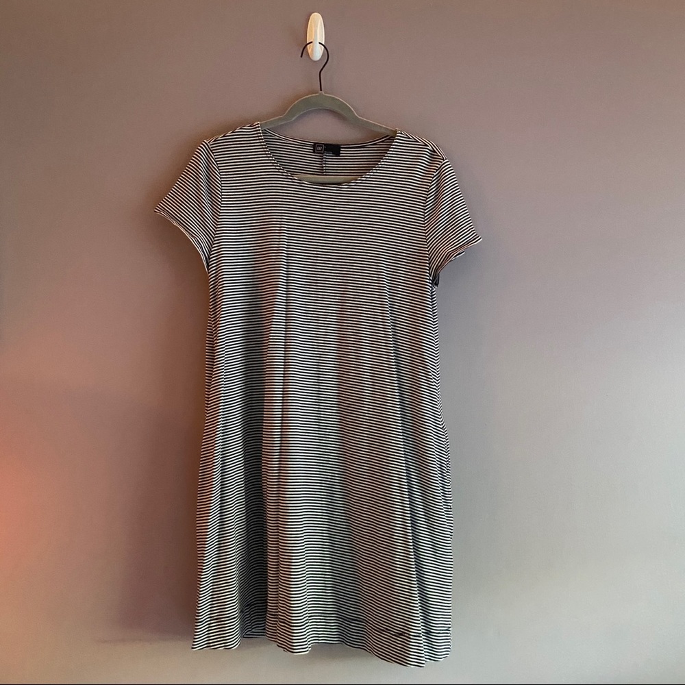Gap Navy/White Striped Tee Dress w/Pockets